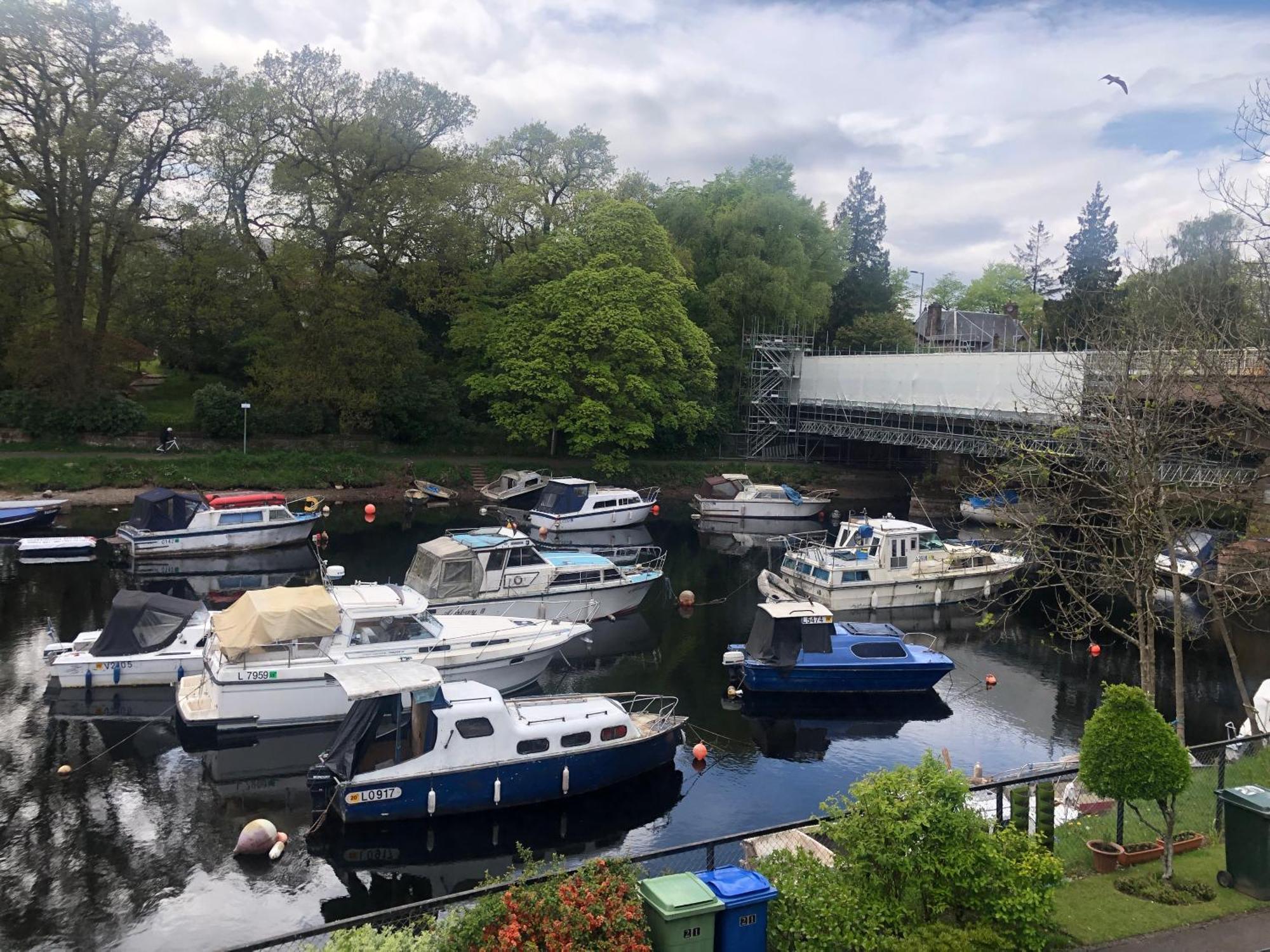 Loch Lomond Riverside Apartments A Балоч Екстериор снимка